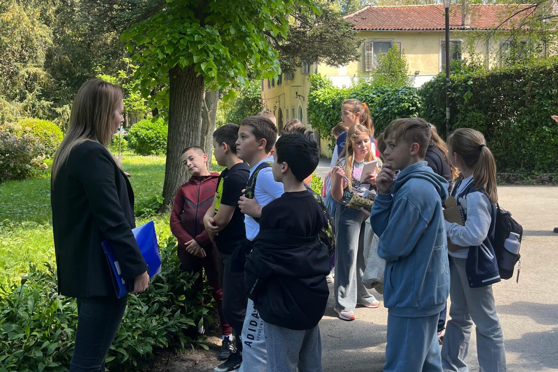 Trenutno pregledavate Obilježen Dan planeta Zemlje kreativnim programom za učenike